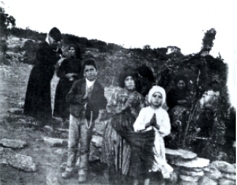Francisco, Jacinta Marto y Lucia Santos. Los Pastorcitos de las apariciones de la Virgen de Fátima