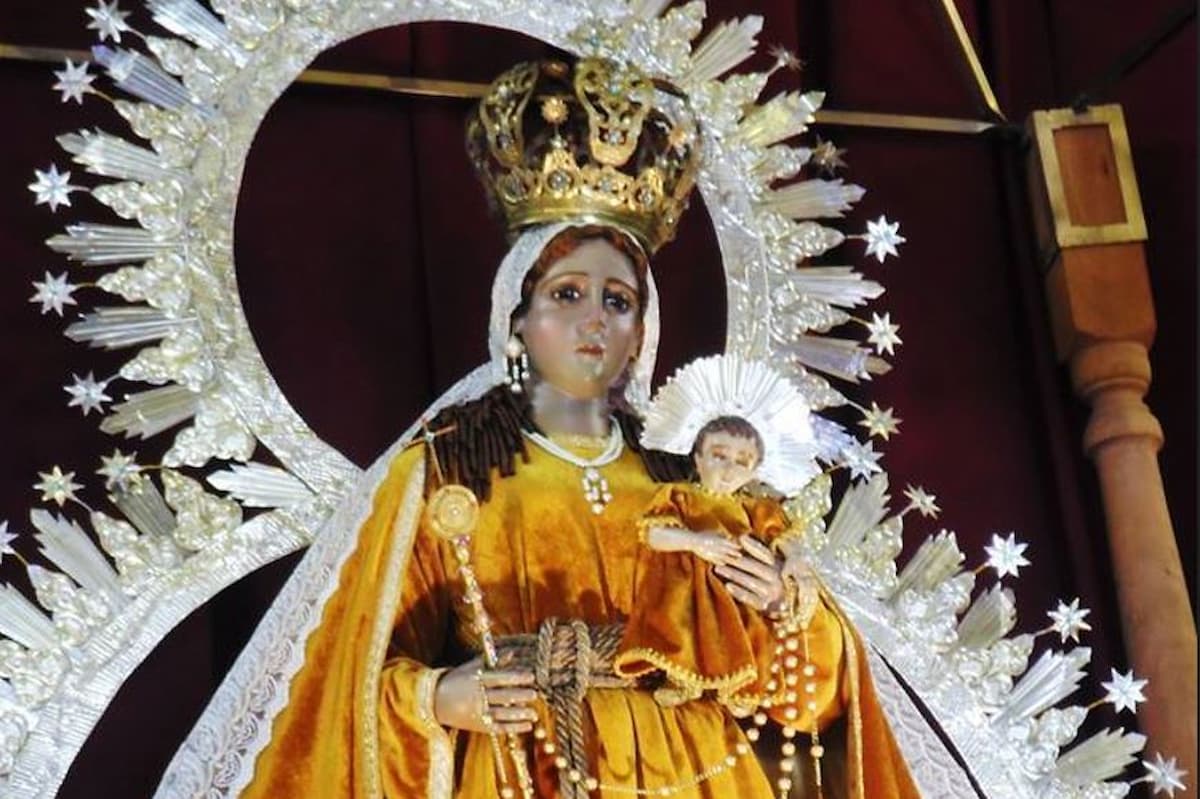 Procesión de la Virgen del Rosario en la Florida, zona 19 Guatemala