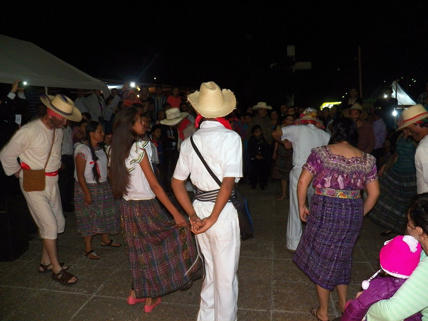 Los bailes en los rezados de San Antonio Teocinte