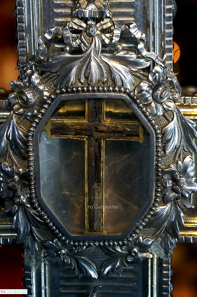 Santa Cruz o Lignum Crucis de San Francisco en la exaltación de la Santa Cruz