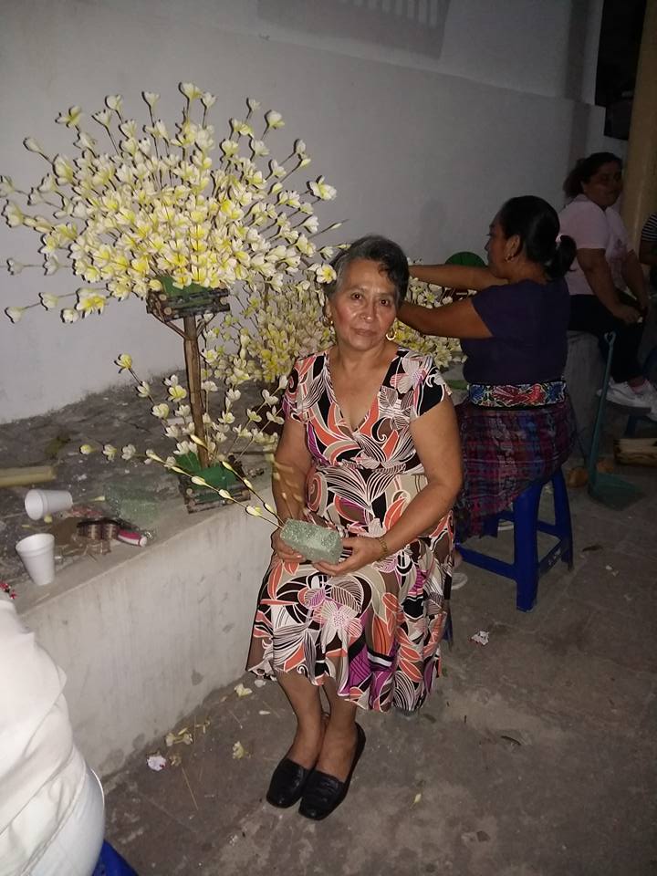 Tradiciones de Petén: La flor de Mayo