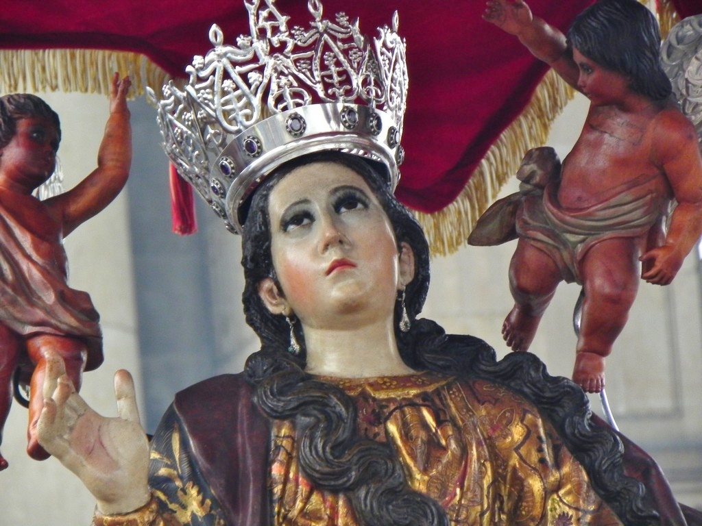 Dibujo para diseñar el adorno de la Virgen de la Asunción