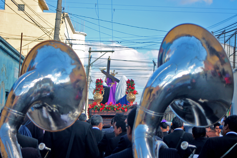 7 razones para cargar en las procesiones de barrio de la Ciudad de Guatemala