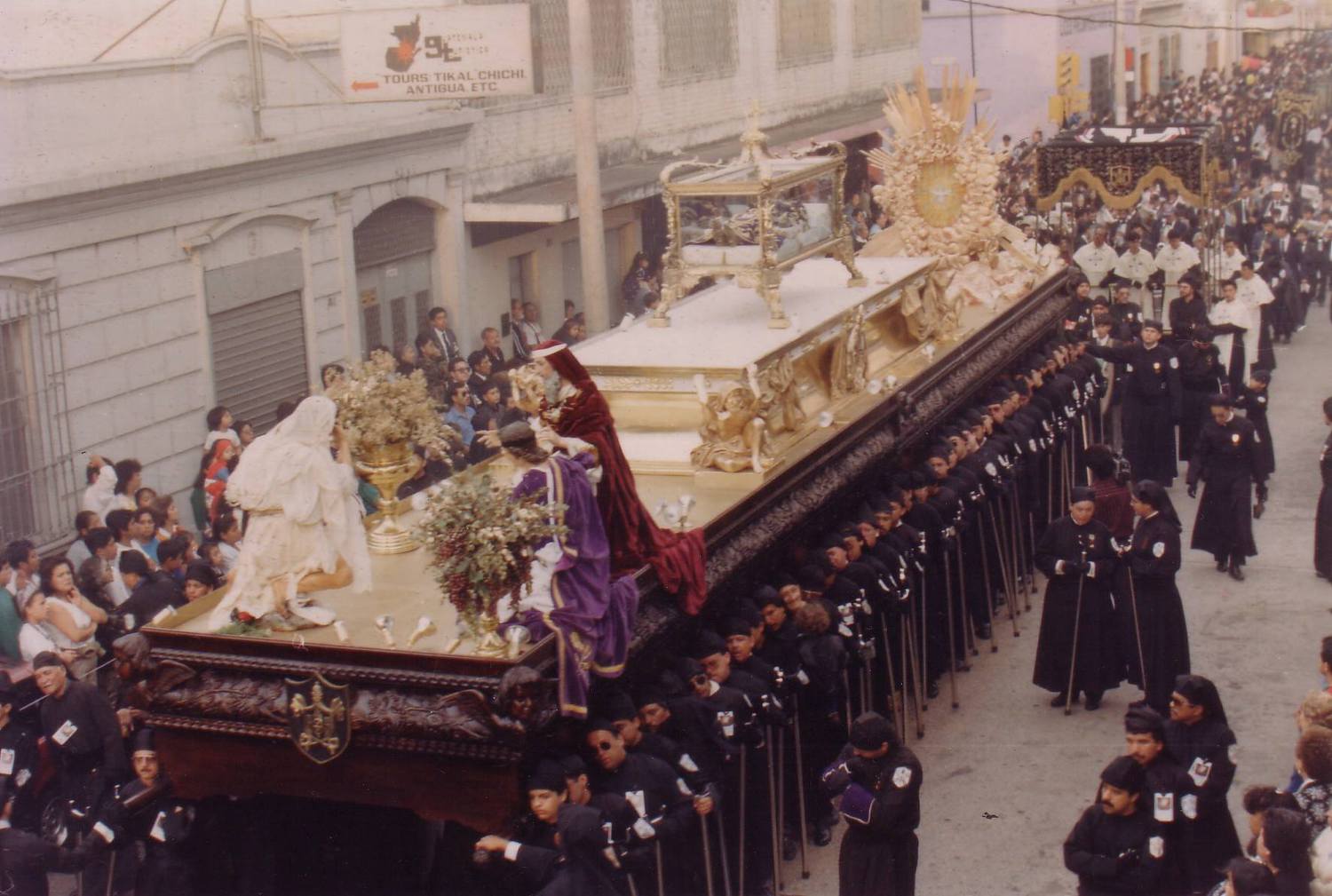 Adornos procesionales de Santo Domingo en 1994