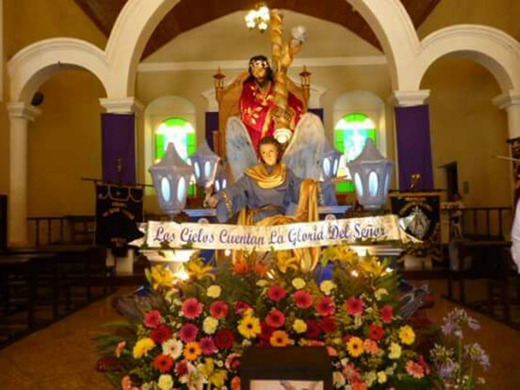 Proyecto de adorno para las procesiones de Semana Santa en Huehuetenango