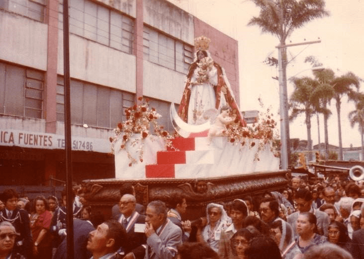 Virgen del Rosario en procesión del 30 de septiembre