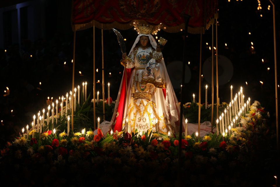 Los "milagros" de la Reina de la Paz, Patrona de El Salvador