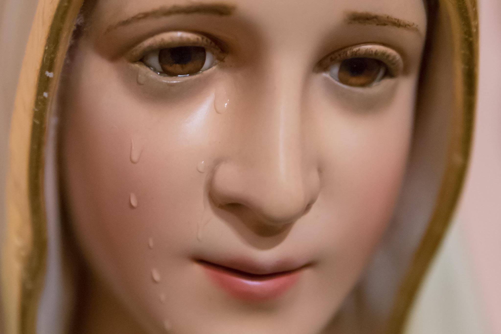 La imagen de la Virgen de Fátima llora en Guatemala