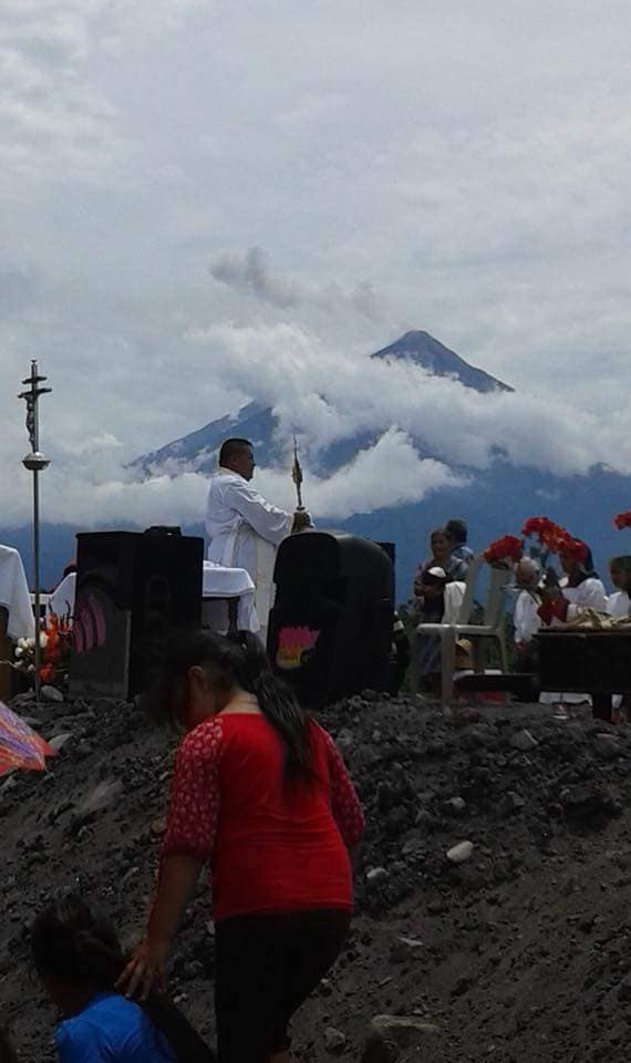 La conmovedora procesión de rogativa por lo ocurrido con el Volcán de Fuego