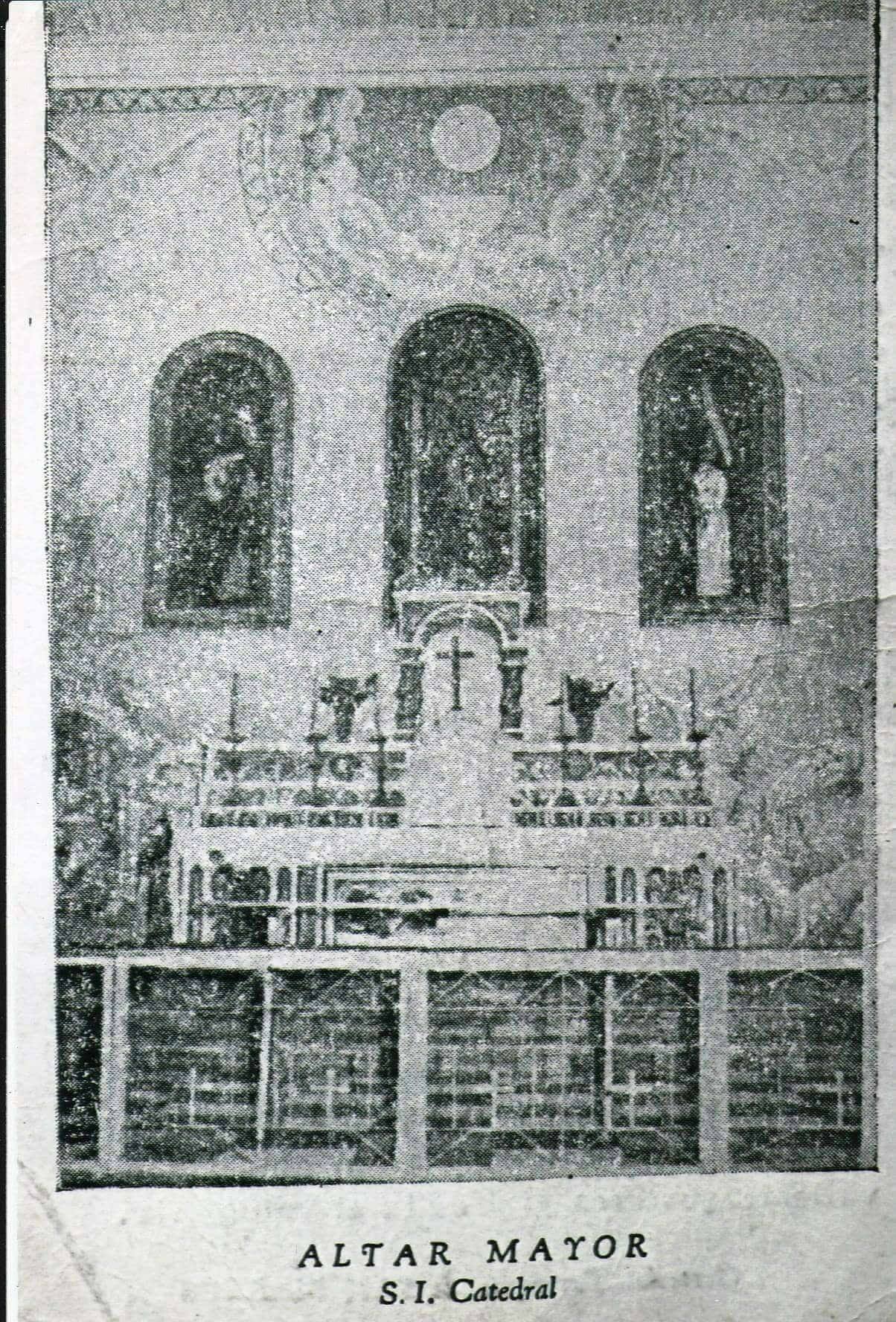 altar mayor de Catedral de San Marcos con el Sagrado Corazón de Jesús