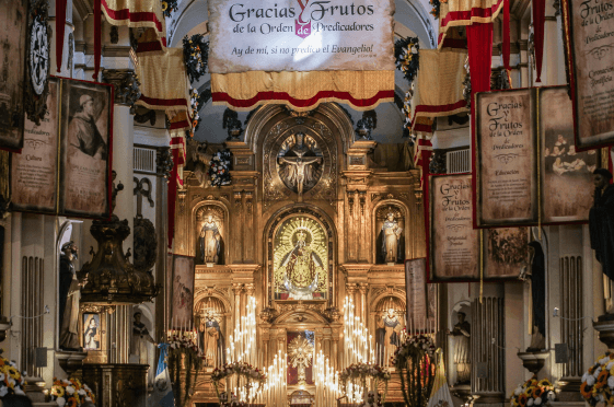 Basílica del Rosario en el mes de octubre