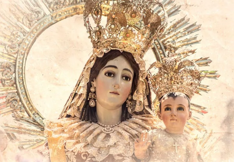 Virgen del Carmen que sale en procesión de la rectoría del Carmen