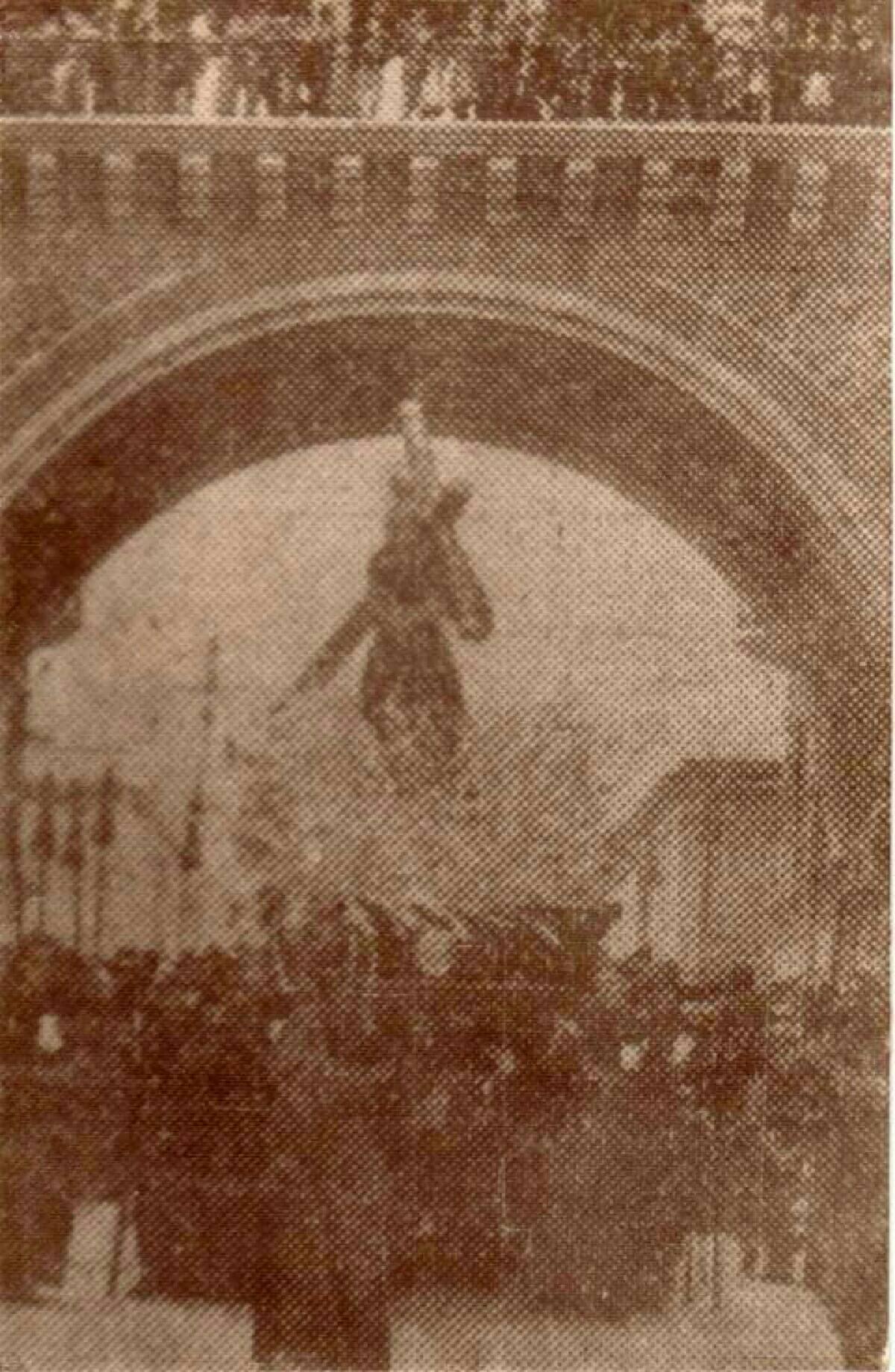 Jesús de la Merced haciendo su paso por el Arco de Correos en 1942 en su Procesión de los 225 años de Consagración. (Foto: Jesús en Guatemala)