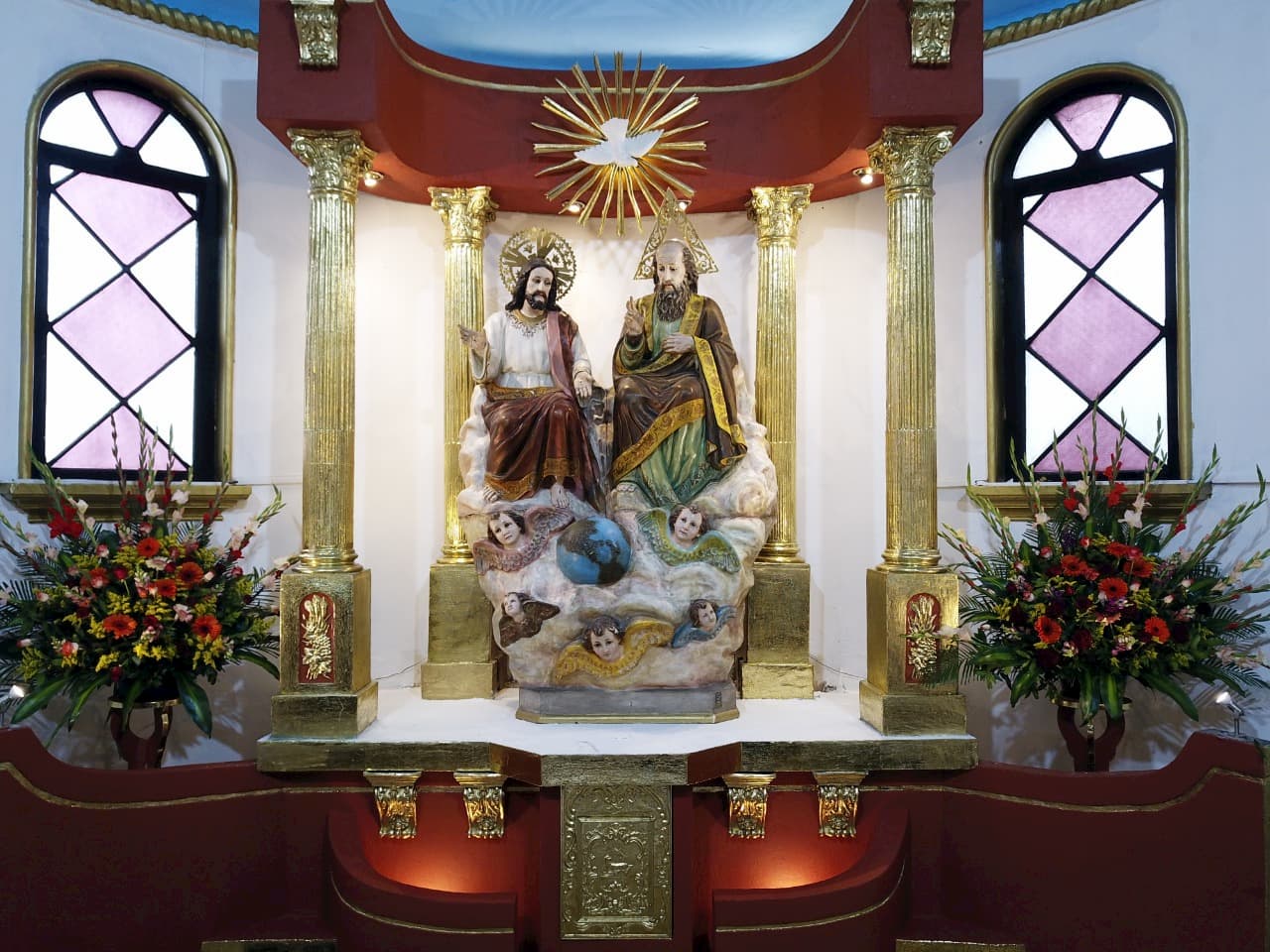 altar de la iglesia el gallito