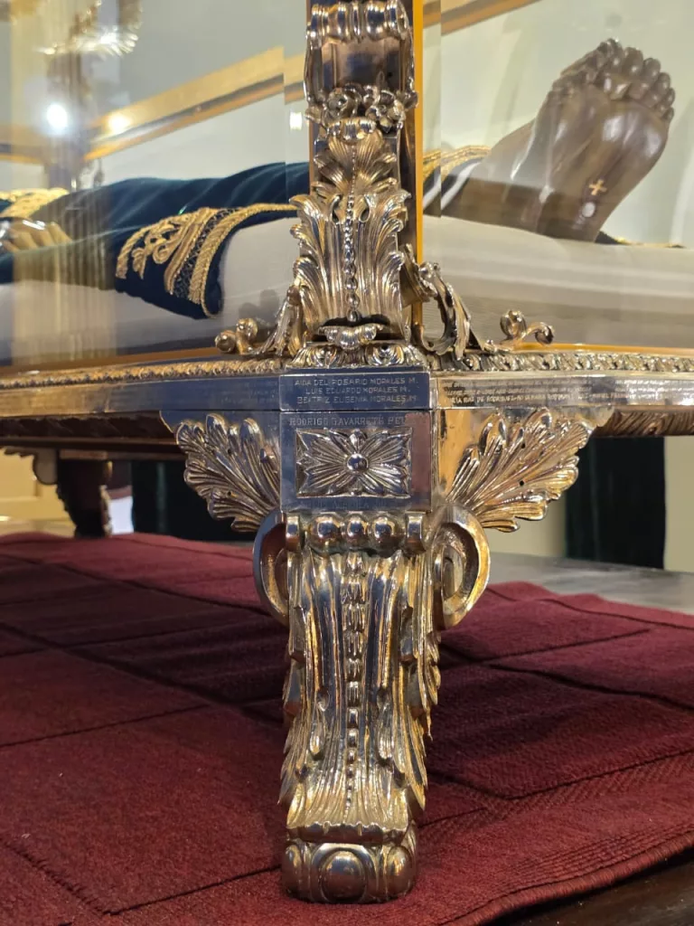 El Cristo del Amor vuelve a su urna procesional: devoción y conservación en Santo Domingo